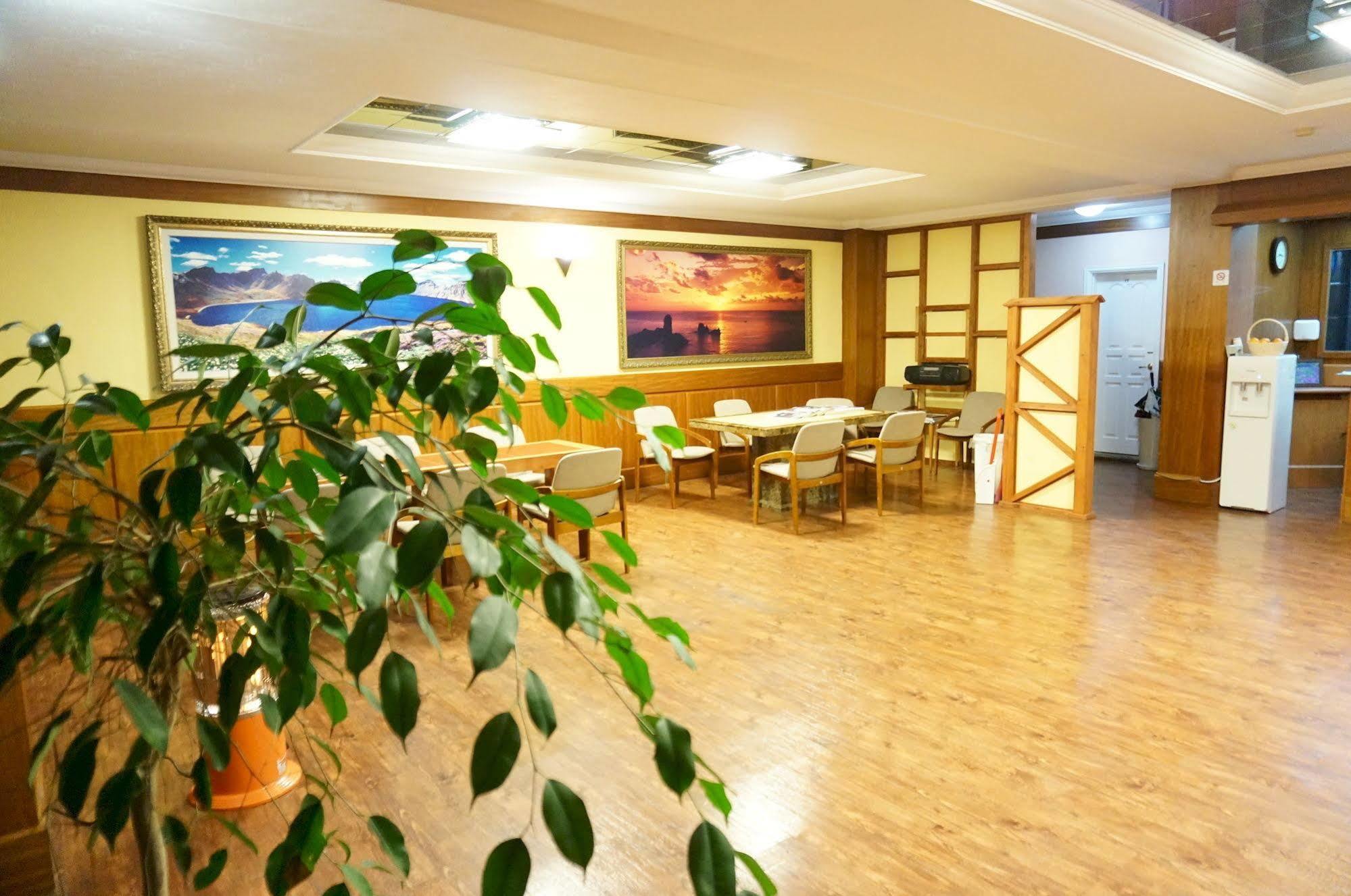 Park Beach Hotel Jeju Exterior foto