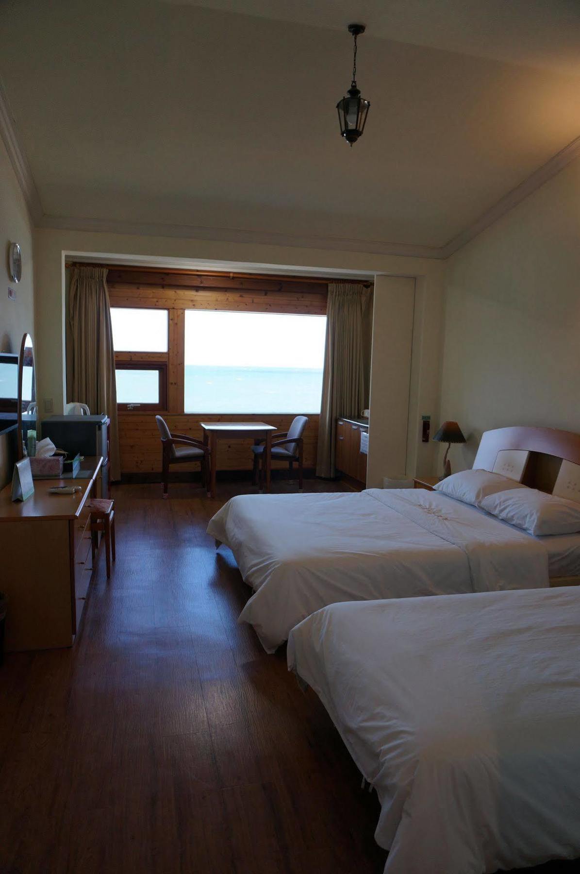 Park Beach Hotel Jeju Exterior foto