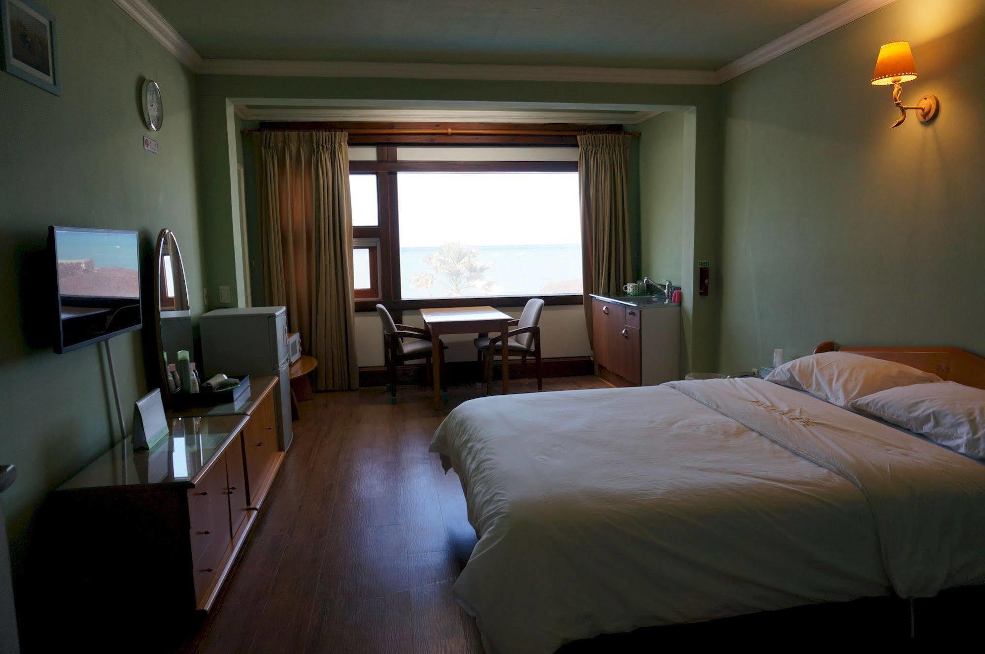 Park Beach Hotel Jeju Exterior foto