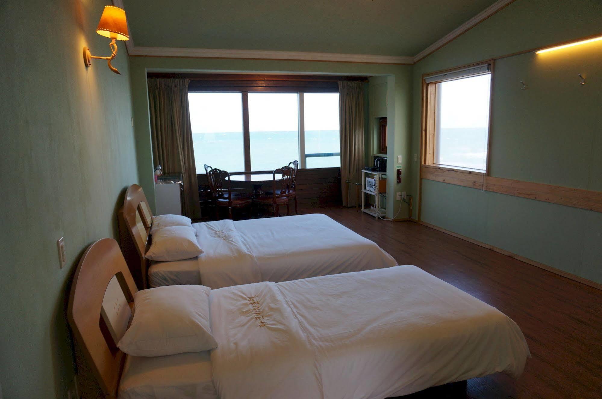 Park Beach Hotel Jeju Exterior foto